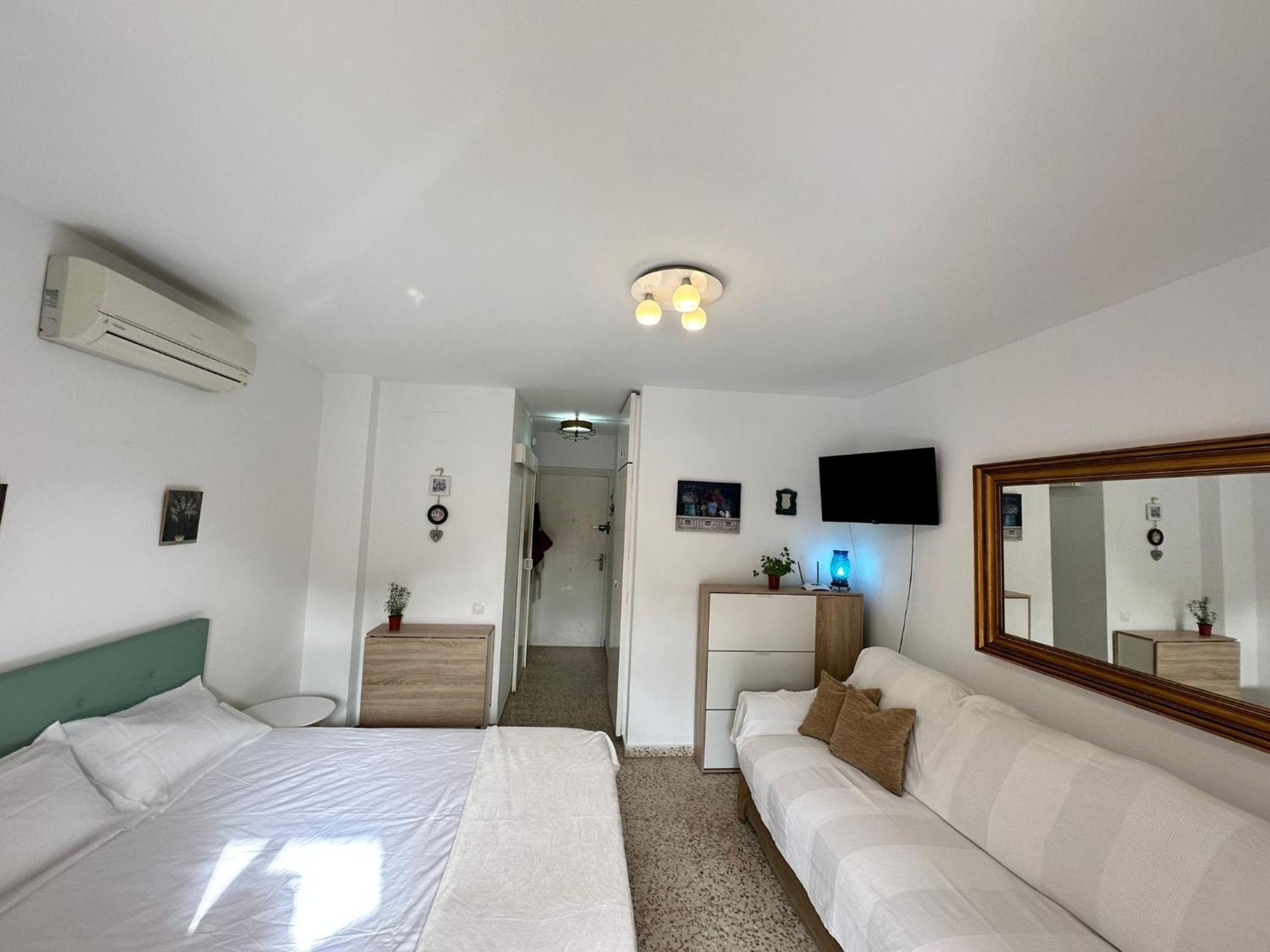 Acogedor Estudio Con Piscina Y Vistas Al Mar